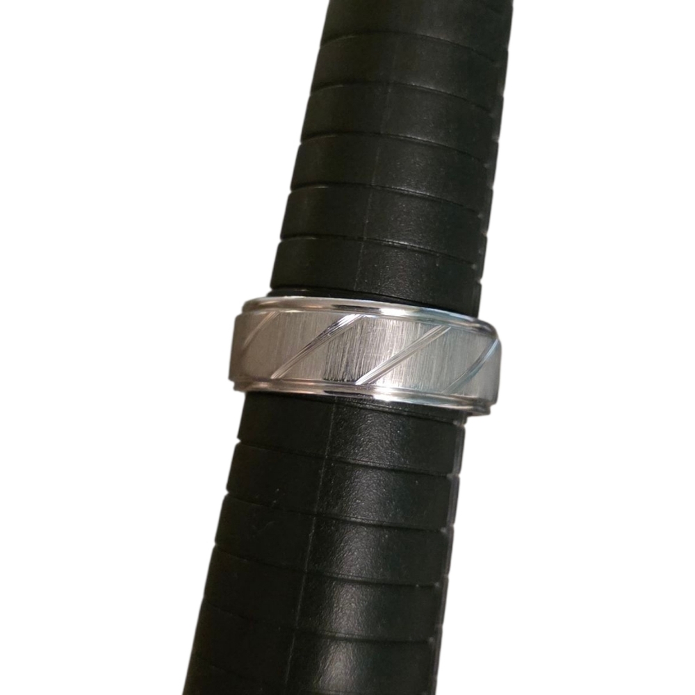 Silvertone Etched Mens Band Size 11 Stainless Steel Wedding Band